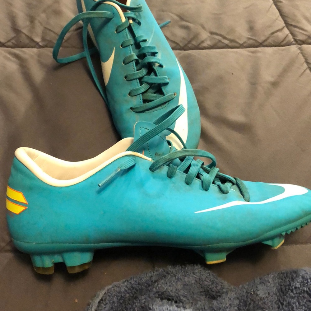 Women’s Nike Soccer Cleats Sz. 6.5